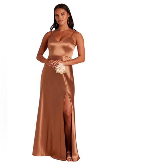 Birdy Grey Jay Dress
Shiny Satin Rust - Picture 15 of 15